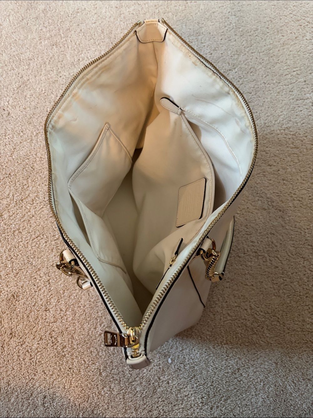 Coach Cream Leather Tote with Gold Chain Details - Picture 4 of 4